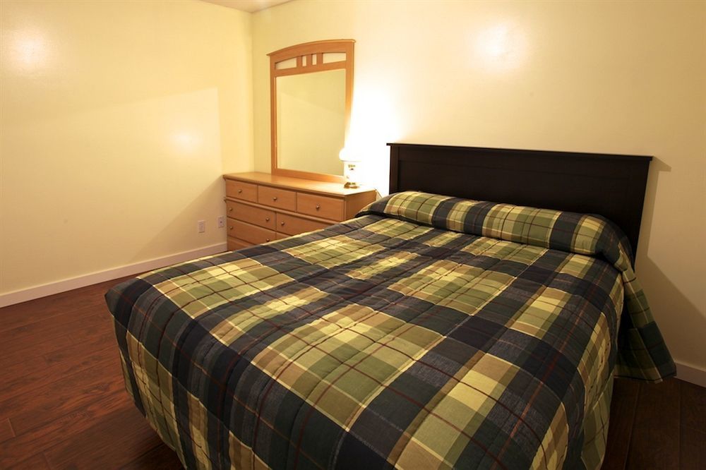 Cherry Tree Motel 2*
